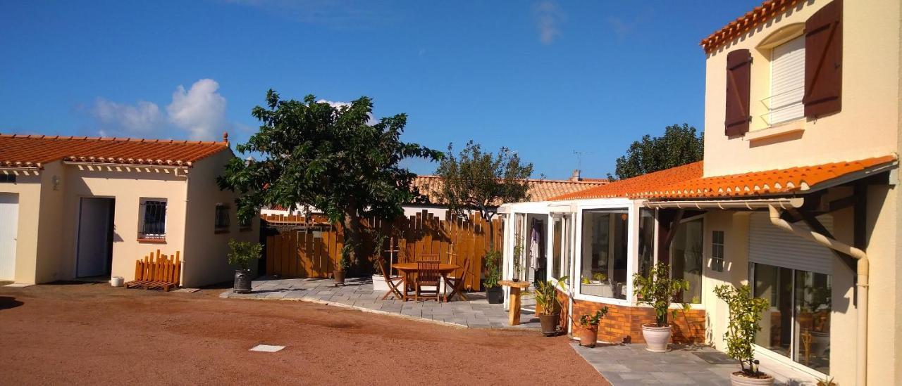 Gite "La Belle Etoile" 2 Nuits Minimum, 3 Etoiles Le Fenouiller Exterior photo